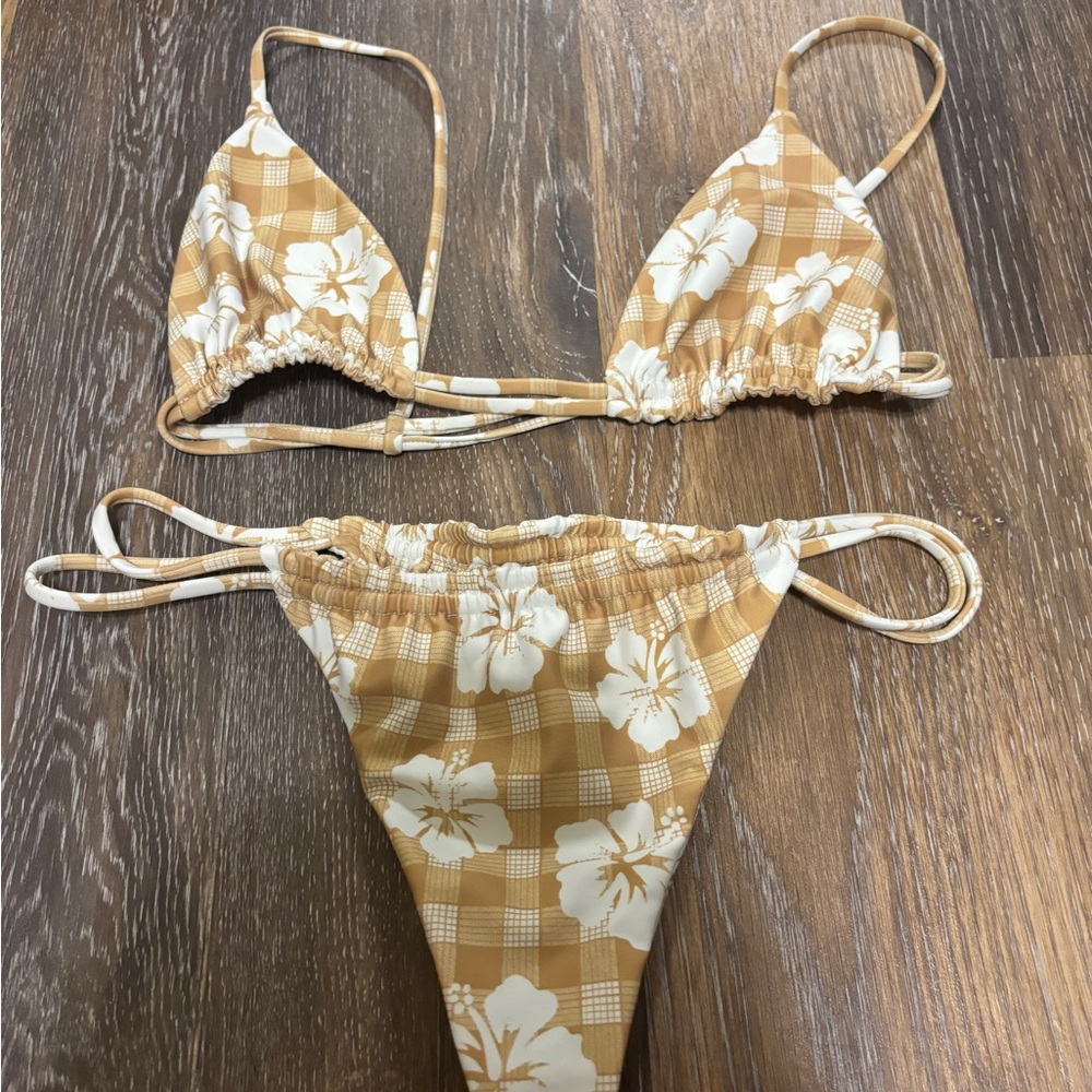 BENOA HIBISCUS PALAKA SET